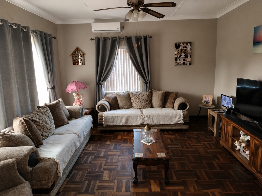 4 Bedroom Property for Sale in Oos Einde North West